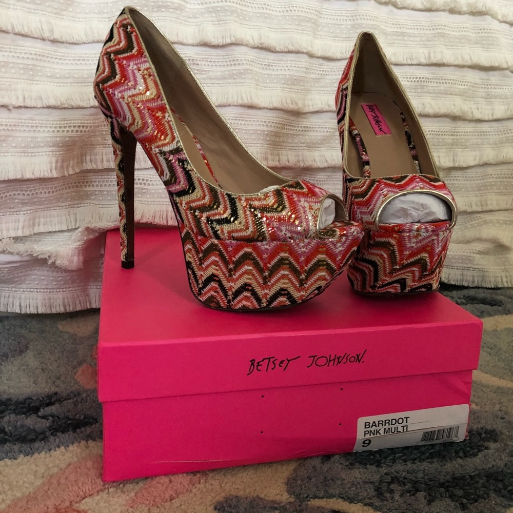 Betsey Johnson barrdot heels pink
